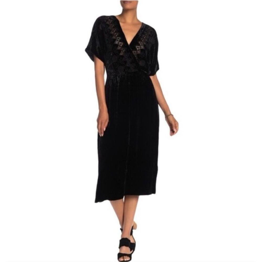Love π€ Johnny Was Coco Wrap Black Faux Velvet Dress with Embroidered Bodice - Picture 3 of 12